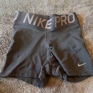 Nike pro XS 3” shorts